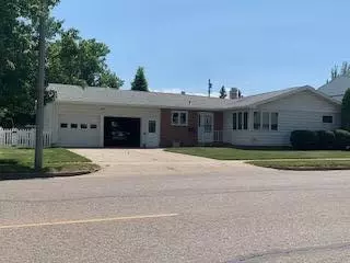 609 14th St W, Williston, ND 58801 photo 1