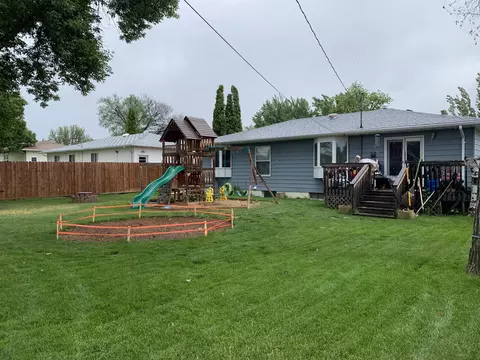 421 13th Ave W, Williston, ND 58801 photo 22