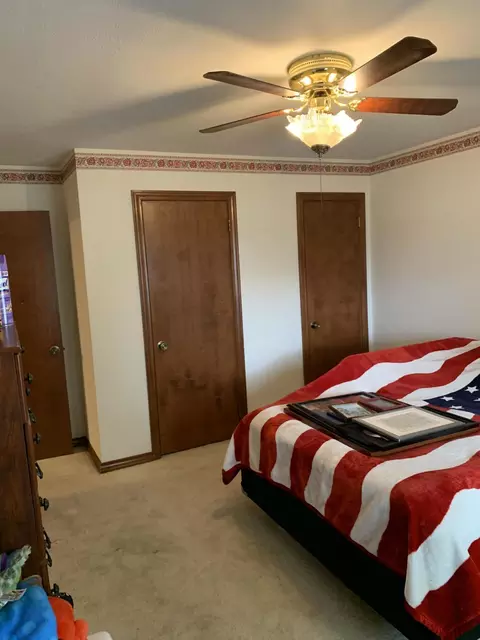 421 13th Ave W, Williston, ND 58801 photo 9