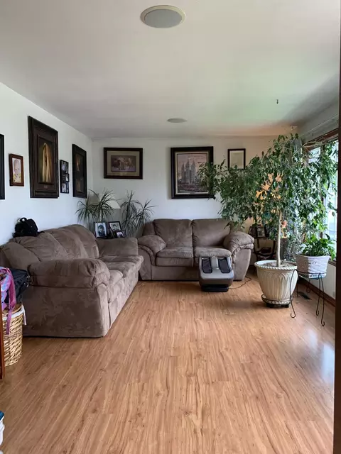 421 13th Ave W, Williston, ND 58801 photo 3