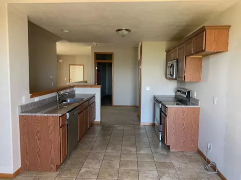 3033 Long Branch Ave, Williston, ND 58801 photo 3