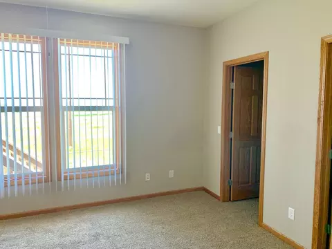 3033 Long Branch Ave, Williston, ND 58801 photo 5