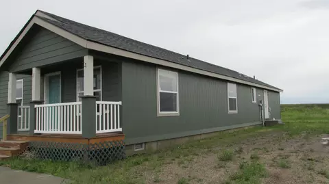 5617 Border Ave, Williston, ND 58801 photo 2