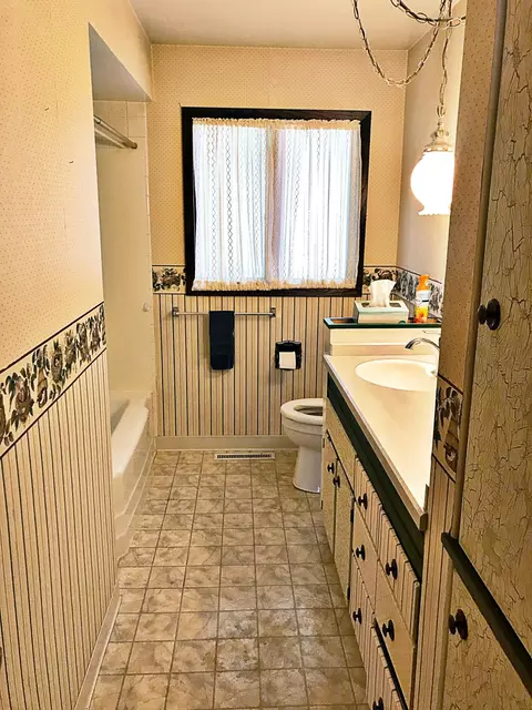 1219 7th Ave W, Williston, ND 58801 photo 8