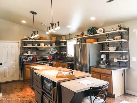 1201 26th St W, Williston, ND 58801 photo 6