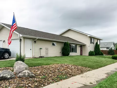1201 26th St W, Williston, ND 58801 photo 20