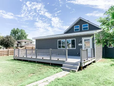 1022 8th Ave W, Williston, ND 58801 photo 3