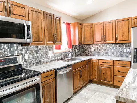 1022 8th Ave W, Williston, ND 58801 photo 6