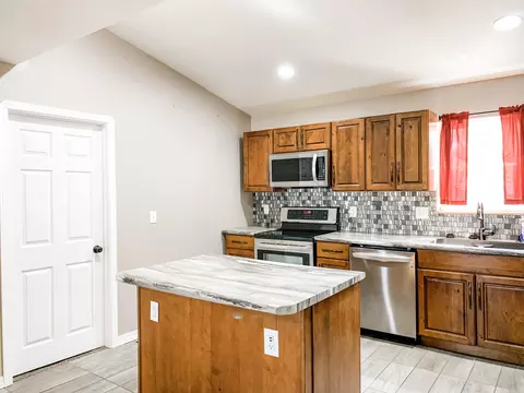 1022 8th Ave W, Williston, ND 58801 photo 8
