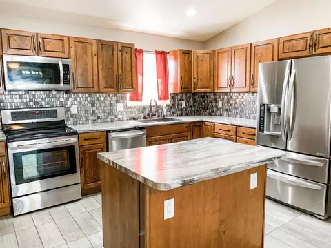1022 8th Ave W, Williston, ND 58801 photo 5
