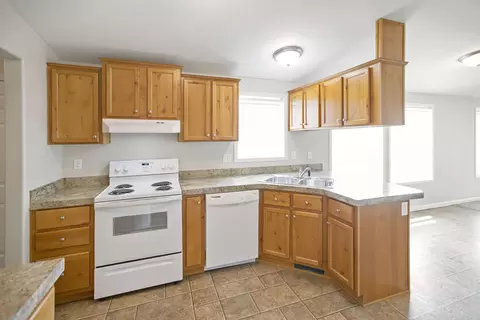 5614 Lukenbill Ave, Williston, ND 58801 photo 6