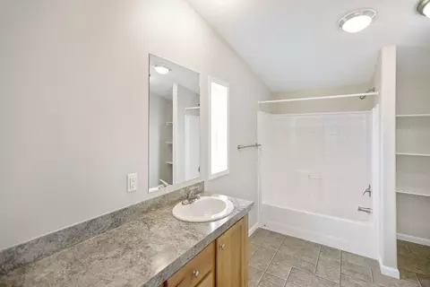 5614 Lukenbill Ave, Williston, ND 58801 photo 10
