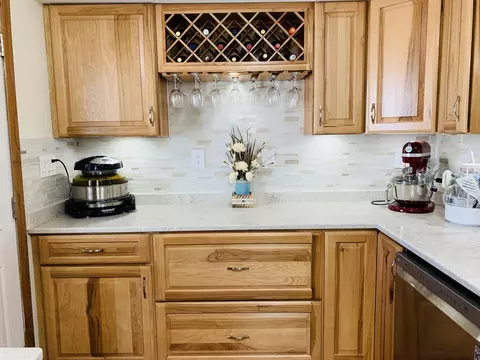 2508 University Ave, Williston, ND 58801 photo 4