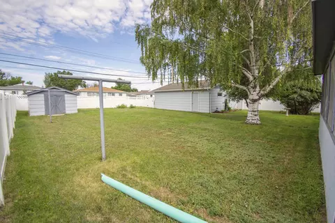 1413 6th Ave W, Williston, ND 58801 photo 6