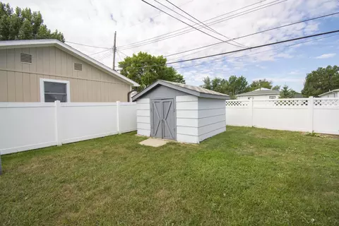 1413 6th Ave W, Williston, ND 58801 photo 8