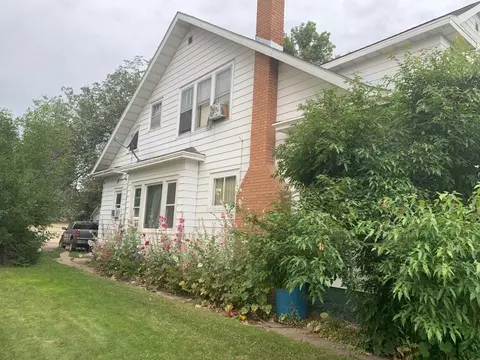 717 2nd Ave E, Williston, ND 58801 photo 1