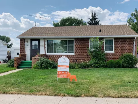 511 14th Ave W, Williston, ND 58801 photo 2
