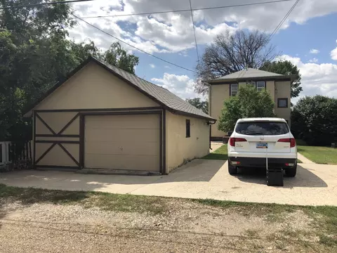410 3rd Ave E, Williston, ND 58801 photo 16