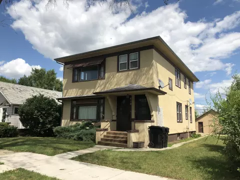 410 3rd Ave E, Williston, ND 58801 photo 1