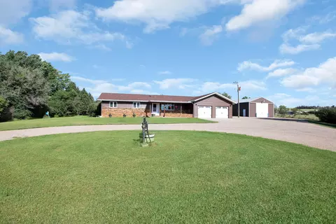 5356 134th Ave NW, Williston, ND 58801 photo 1