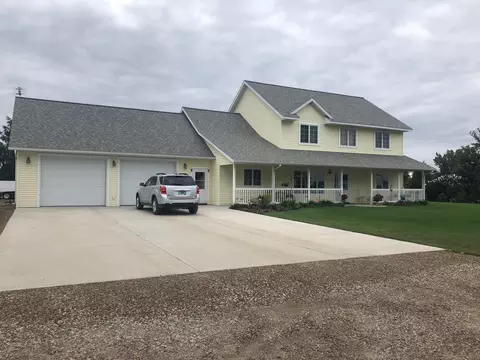 3615 6th Ave E, Williston, ND 58801 photo 1