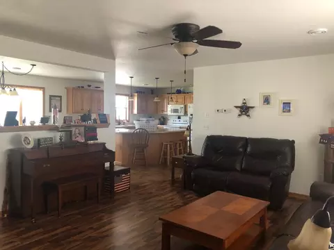 3615 6th Ave E, Williston, ND 58801 photo 9