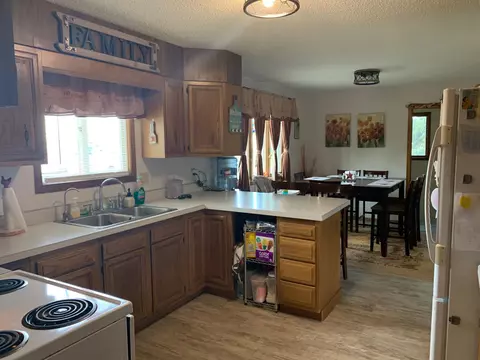 405 E 4th St, Grenora, ND 58845 photo 10