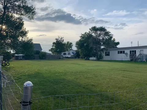 405 E 4th St, Grenora, ND 58845 photo 3