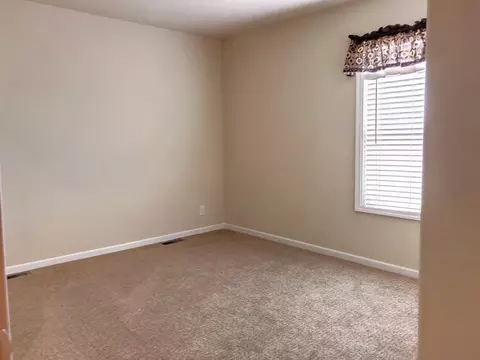1725 Bison Dr, Williston, ND 58801 photo 3