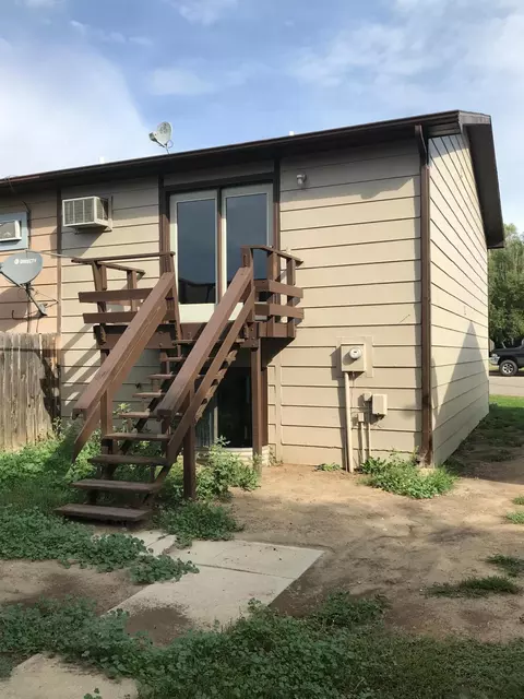 1809 31st St W, Williston, ND 58801 photo 2