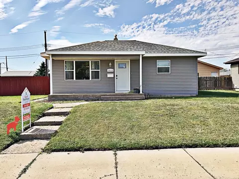 1515 9th Ave W, Williston, ND 58801 photo 1