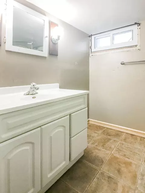 814 6th Ave W, Williston, ND 58801 photo 20