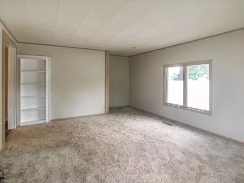 814 6th Ave W, Williston, ND 58801 photo 9
