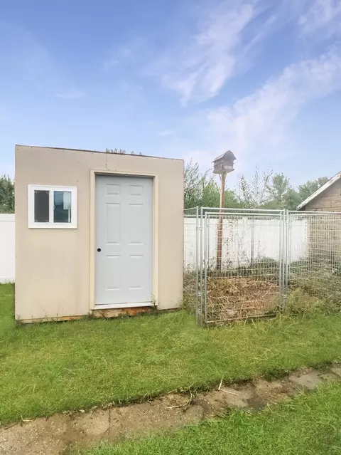 814 6th Ave W, Williston, ND 58801 photo 7