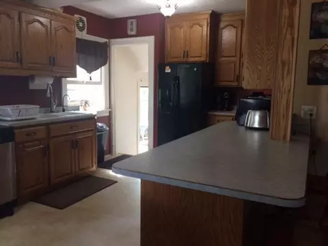 623 4th Ave E, Williston, ND 58801 photo 3
