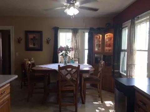 623 4th Ave E, Williston, ND 58801 photo 4