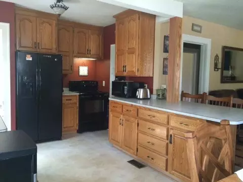 623 4th Ave E, Williston, ND 58801 photo 2