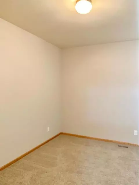 3023 Long Branch Ave, Williston, ND 58801 photo 6