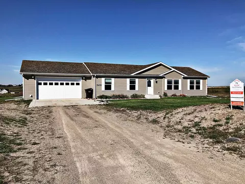 5475 Nicholas Ave, Williston, ND 58801 photo 1