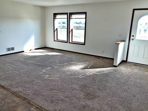 5475 Nicholas Ave, Williston, ND 58801 photo 4