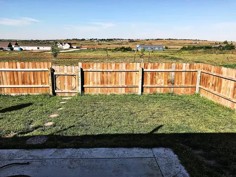 5475 Nicholas Ave, Williston, ND 58801 photo 2
