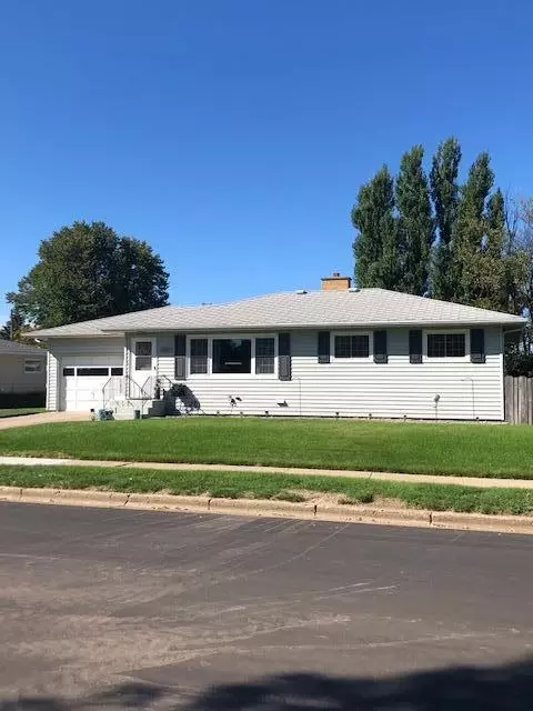 1317 E Hillcourt E, Williston, ND 58801 photo 70