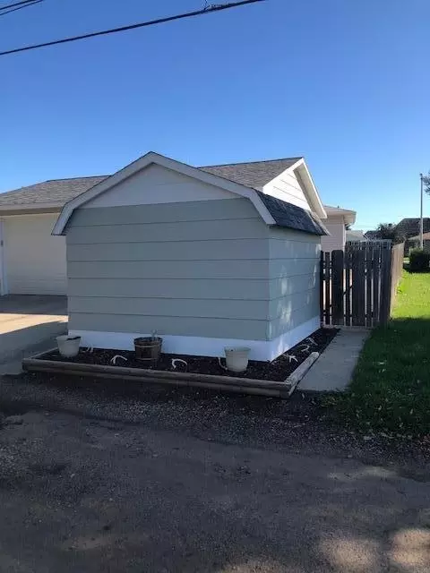 1317 E Hillcourt E, Williston, ND 58801 photo 67