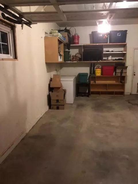 1317 E Hillcourt E, Williston, ND 58801 photo 37