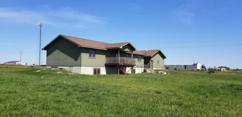 13902 Bergstrom, Williston, ND 58801 photo 2