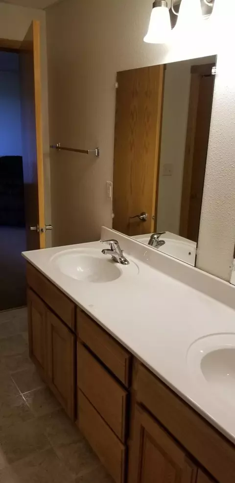 13902 Bergstrom, Williston, ND 58801 photo 20