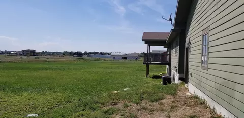 13902 Bergstrom, Williston, ND 58801 photo 3