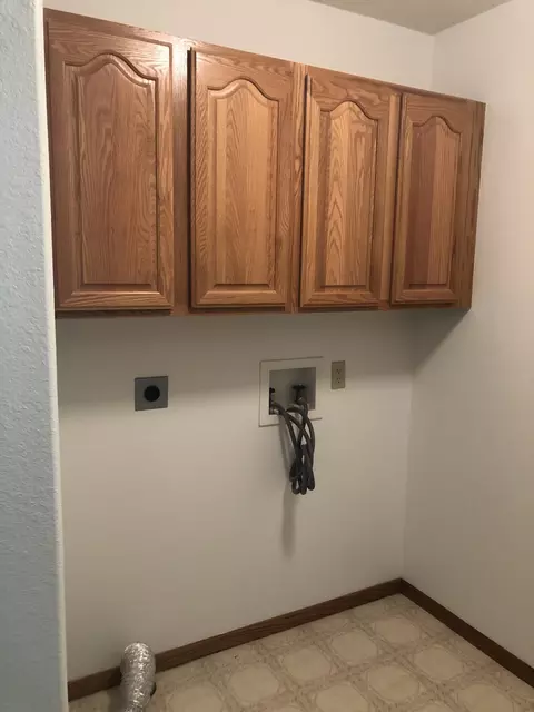 1810 16th Ave W, Williston, ND 58801 photo 17