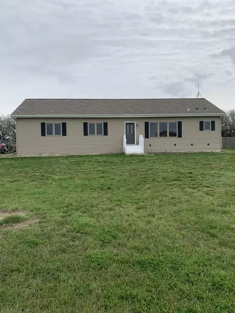 5482 Sweet Clover Ln, Williston, ND 58801 photo 1