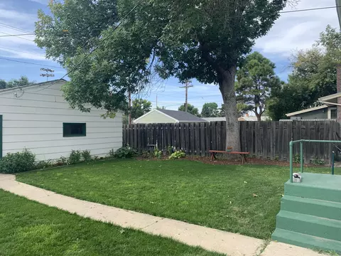 415 1st Ave W, Williston, ND 58801 photo 3